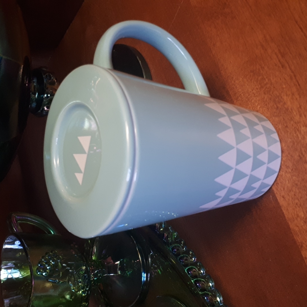 DAVIDsTEA ceramic mug with lid